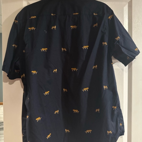 Tiger button up - Picture 2 of 3